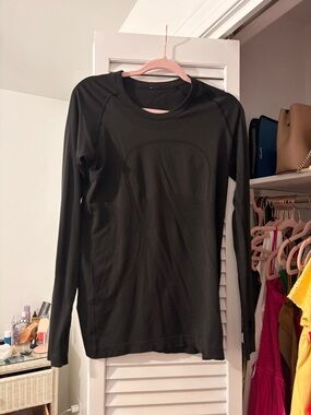 lululemon athletica Black Long-Sleeve Performance Tee